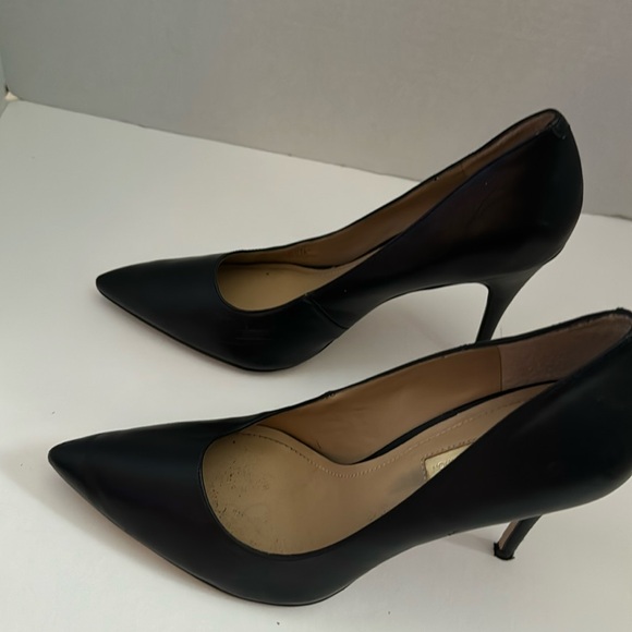BCBGeneration, heals black shoes size 8, some scratch marks on the side. - Picture 5 of 7